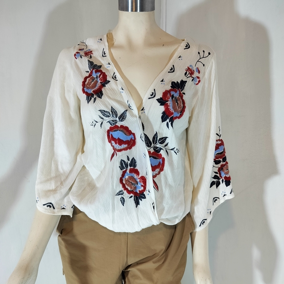 Daytrip Tops - Daytrip Cream Blouse with Red and Blue Floral Embroidery